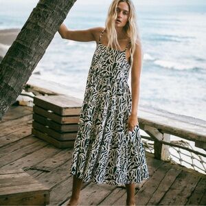 Billabong Womens La Cala Lost Love Dress Size M Zebra Black White Tiered